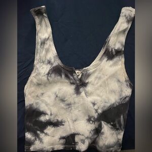 Garage black and white crop top